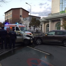 FOTO: ACCIDENT GRAV pe Calea lui Traian, în fața CEC Bank – RÂMNICU VÂLCEA