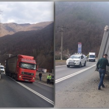 FOTO/VIDEO: ACCIDENT în zona viaductului LOTRIȘOR. Trafic blocat parțial