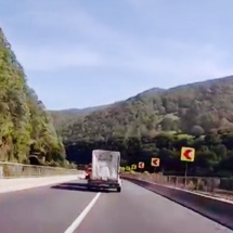 VIDEO: Accident evitat în ultima clipă pe Valea Oltului