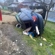 FOTO. Un bărbat din Vâlcea a provocat un accident în Olt și a fugit, abandonându-și prietenul rănit