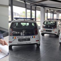 Primarul Mircia Gutău a semnat achiziţia a patru autovehicule electrice pentru Poliţia Locală 